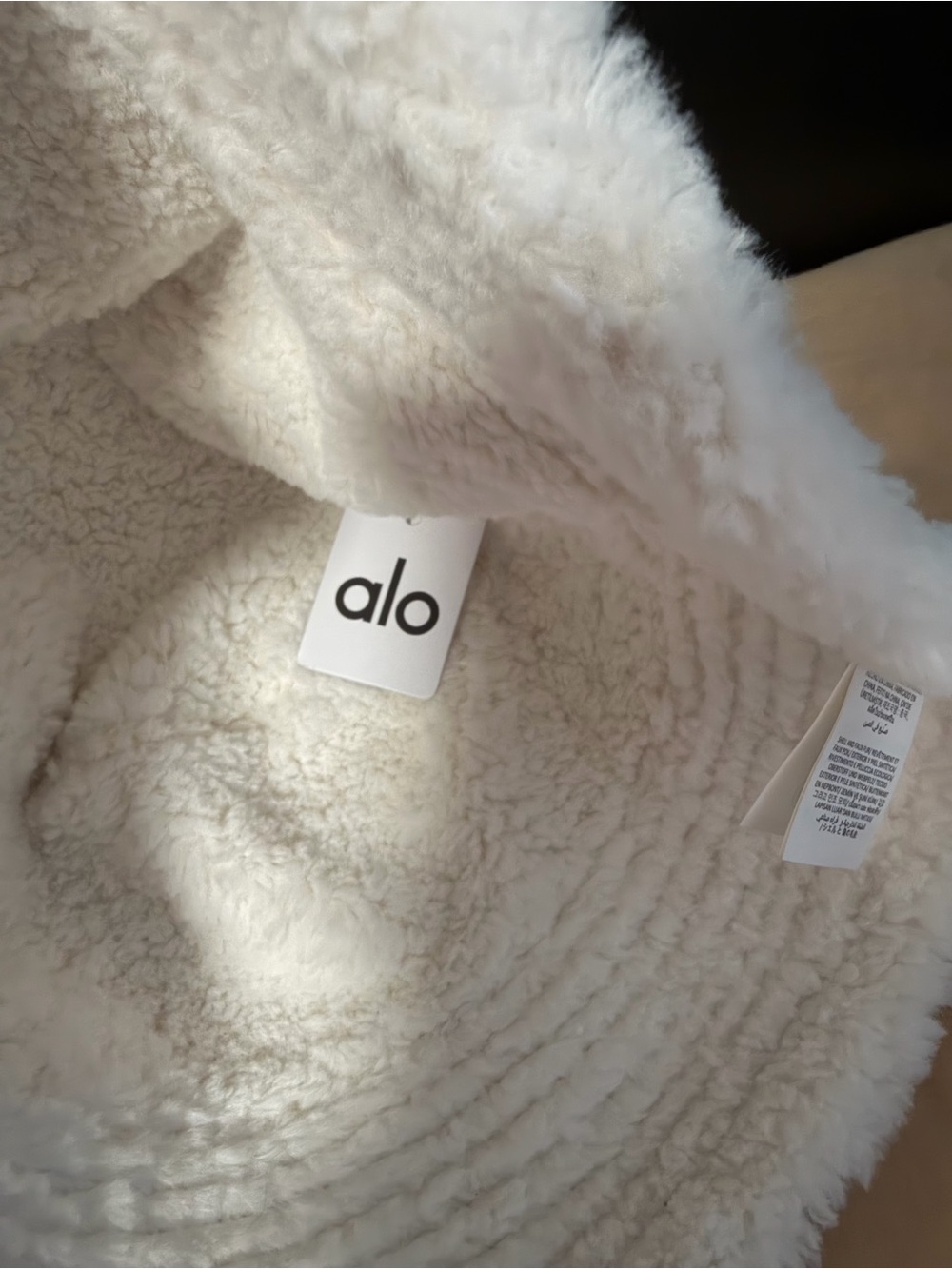 Alo yoga reversible bucket hat